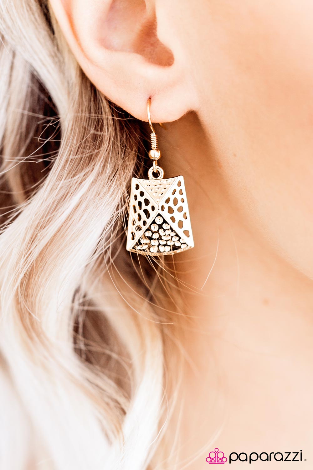 Hail To The Chief-ette - Gold Paparazzi Necklace
