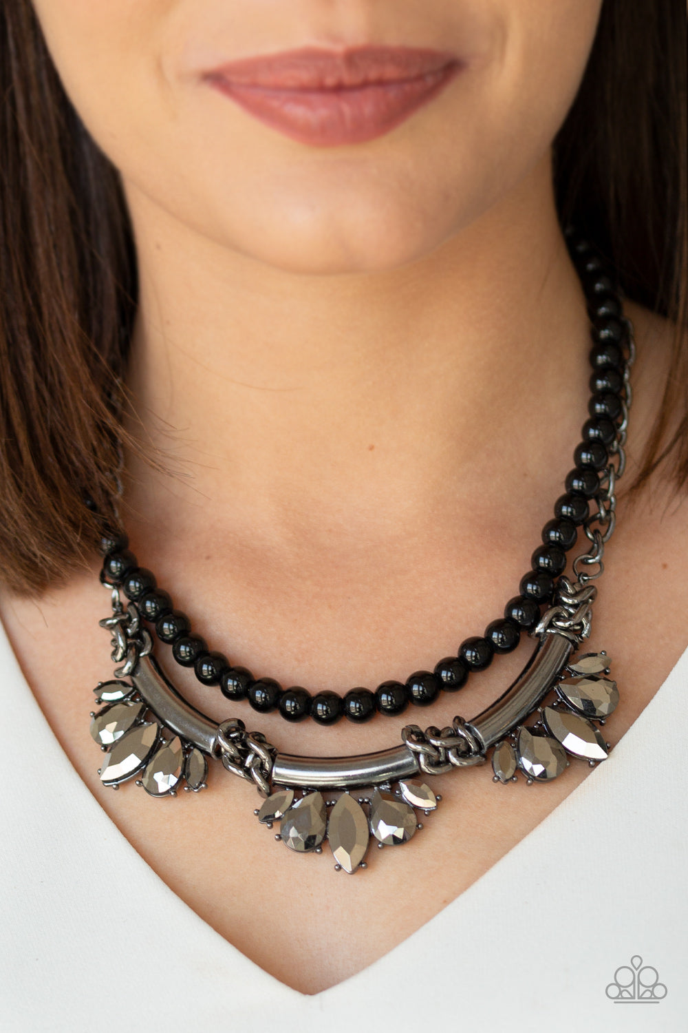 Bow Before The Queen - Black Paparazzi Necklace
