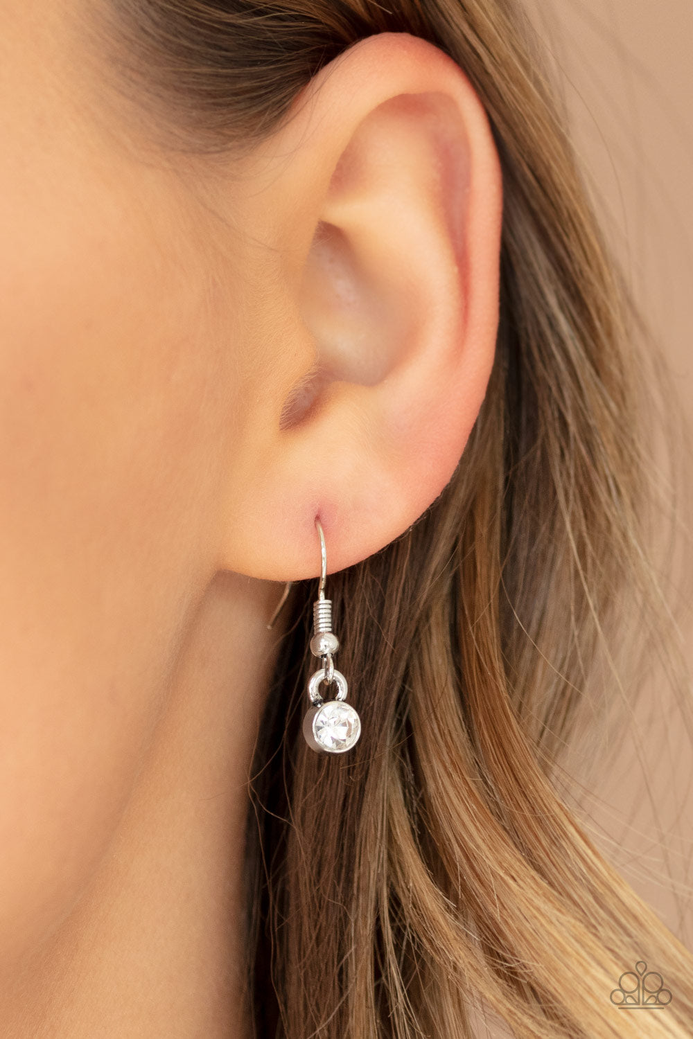 Going For GLAM-ma - White Necklace