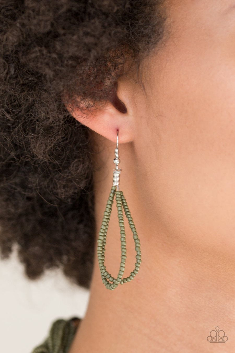 A Standing Ovation - Green Paparazzi Necklace