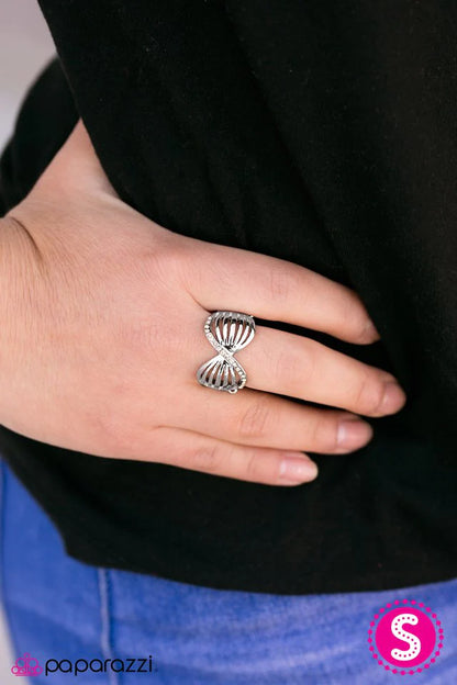 Pretty As A Bow - Brown Paparazzi Ring