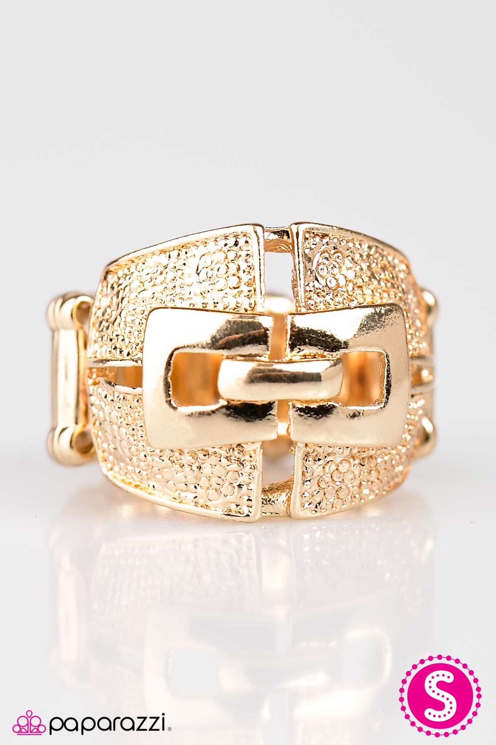 Champion Buckle - Gold Paparazzi Ring