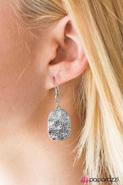 GLAM Cave - Silver Necklace