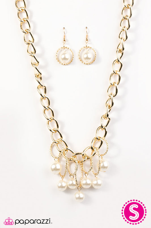 Classic Girl - Gold Paparazzi Necklace