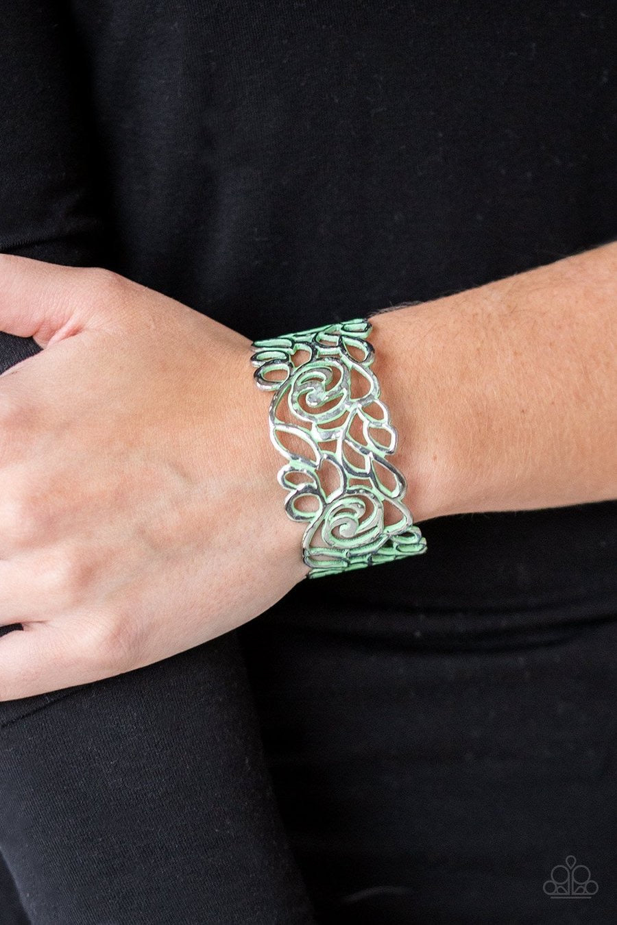 Victorian Gardens - Green Paparazzi Bracelet