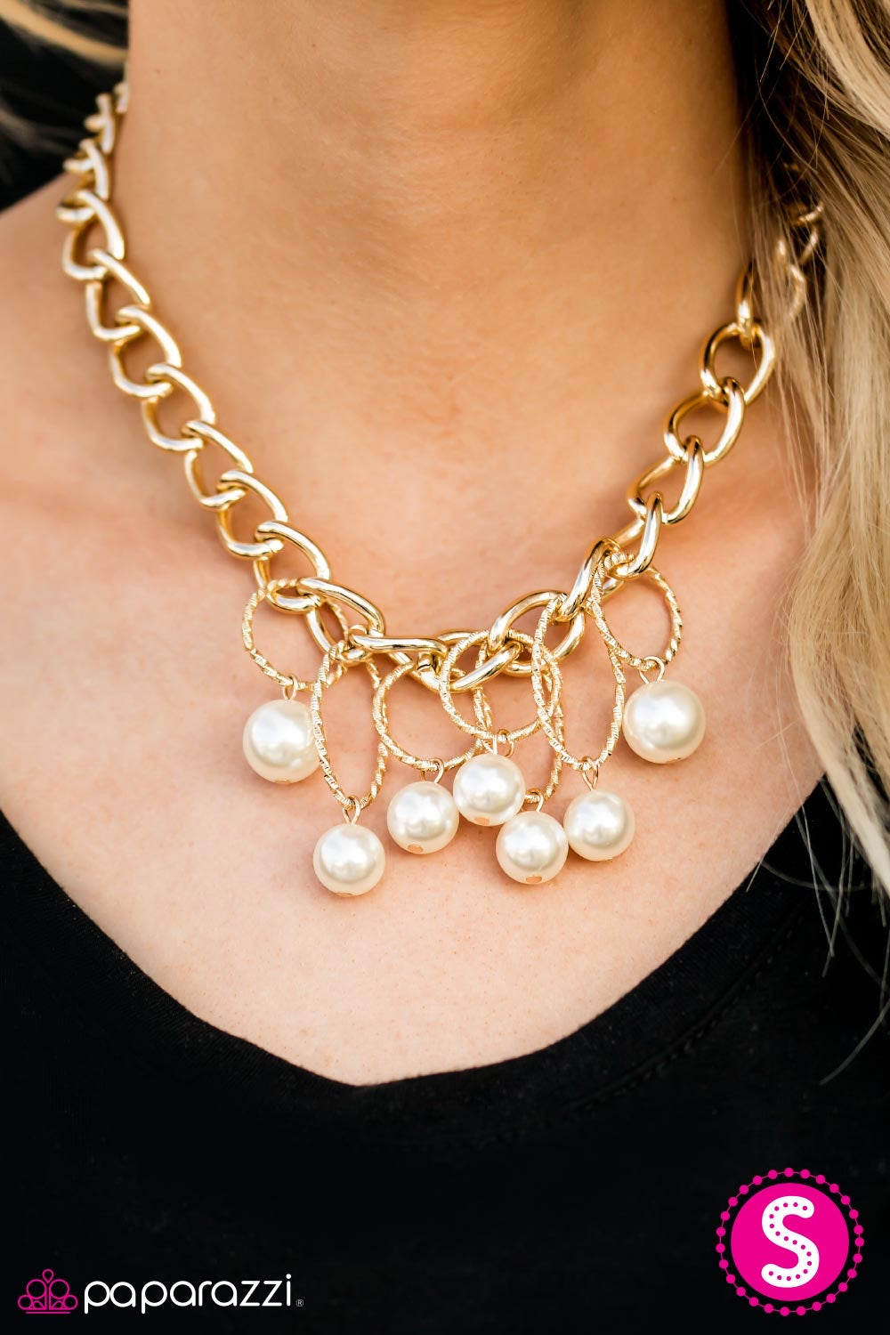 Classic Girl - Gold Paparazzi Necklace