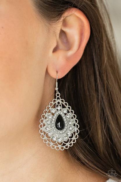 Glamour Grandeur - Black Paparazzi Earring