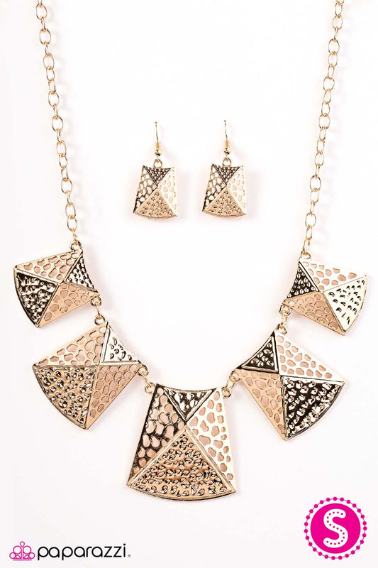 Hail To The Chief-ette - Gold Paparazzi Necklace